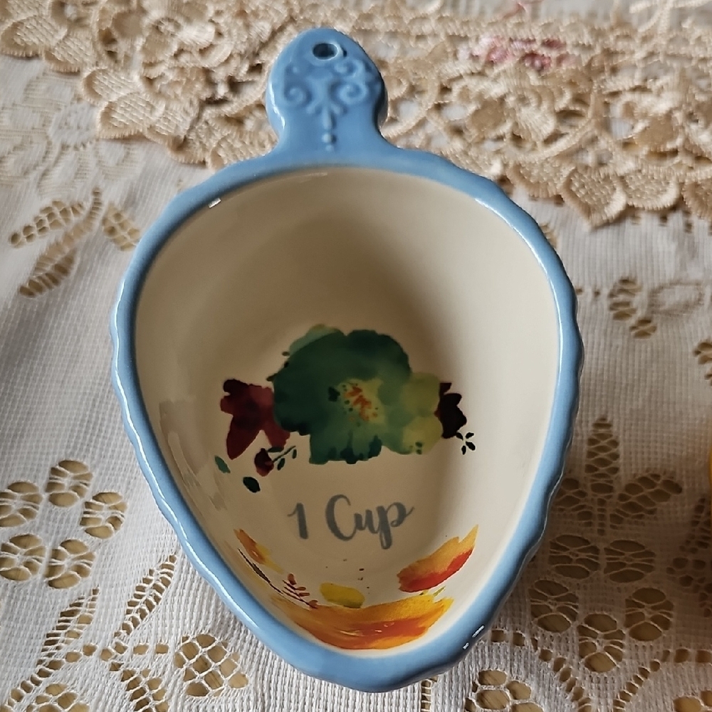 The Pioneer Woman Set Of 4 Ceramic Measuring Cups - Picture 2 of 6